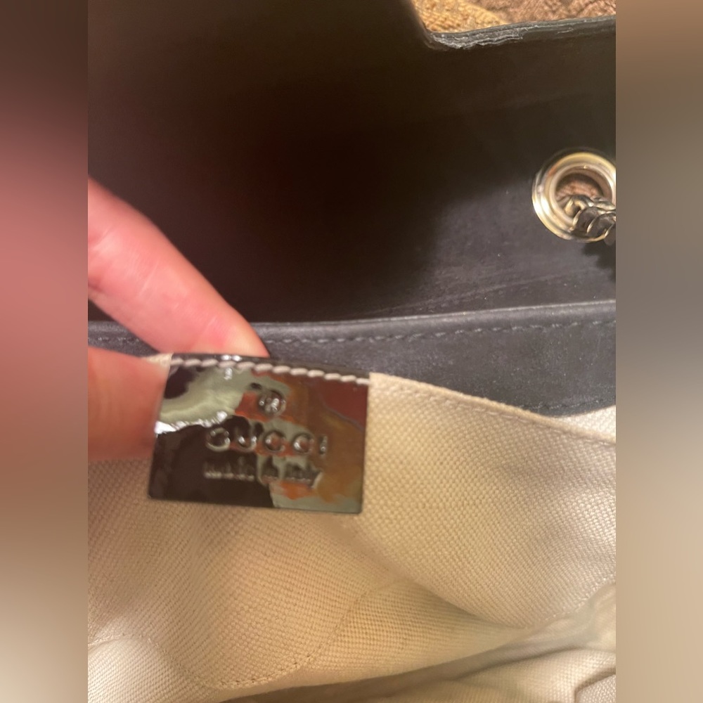 SOLD Gucci Black Patent Leather Shoulder Bag - Picture 6 of 13